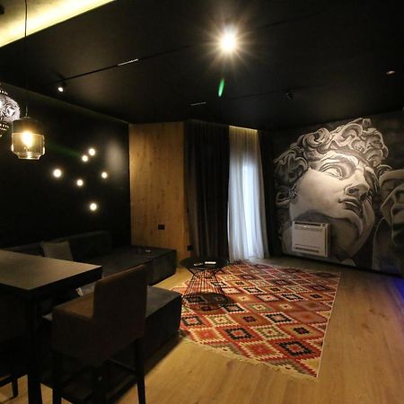 King'S Apartment Корча Экстерьер фото