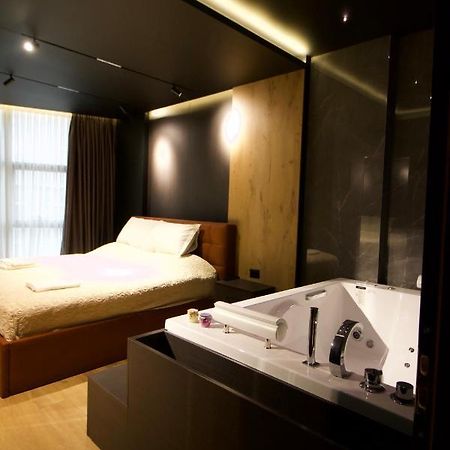 King'S Apartment Корча Экстерьер фото